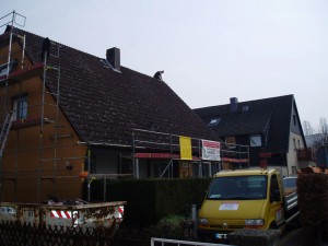 Das Hannig Team auf dem Dach bei der Arbeit